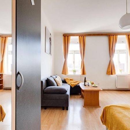 פראג Sunshine Apartment Near The City Center מראה חיצוני תמונה