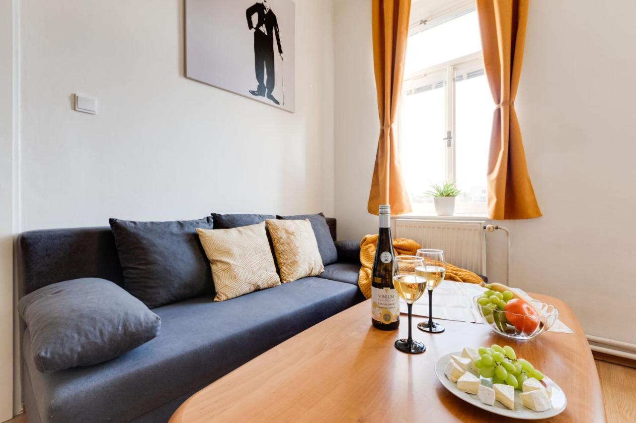 פראג Sunshine Apartment Near The City Center מראה חיצוני תמונה