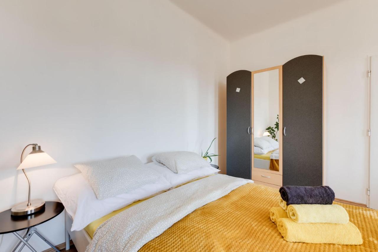 פראג Sunshine Apartment Near The City Center מראה חיצוני תמונה