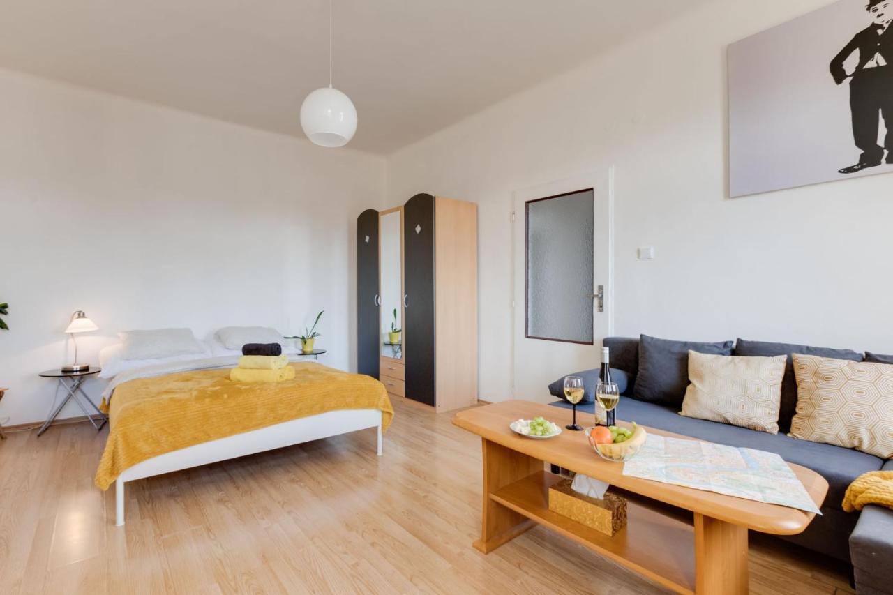 פראג Sunshine Apartment Near The City Center מראה חיצוני תמונה
