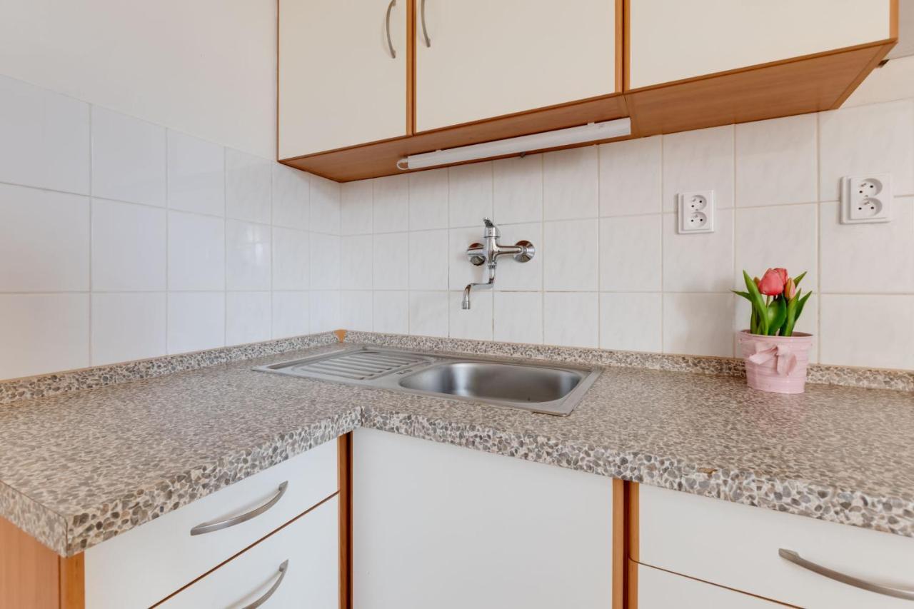 פראג Sunshine Apartment Near The City Center מראה חיצוני תמונה