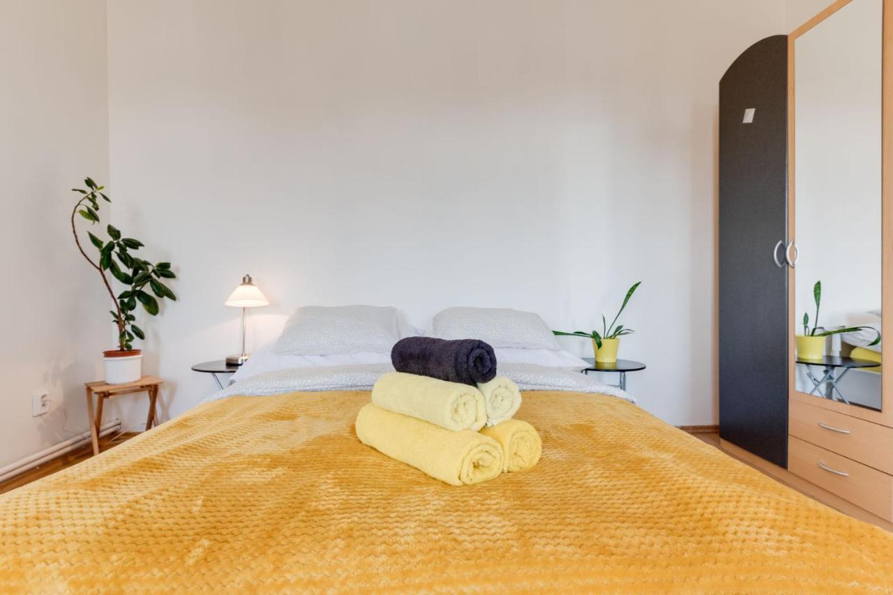 פראג Sunshine Apartment Near The City Center מראה חיצוני תמונה