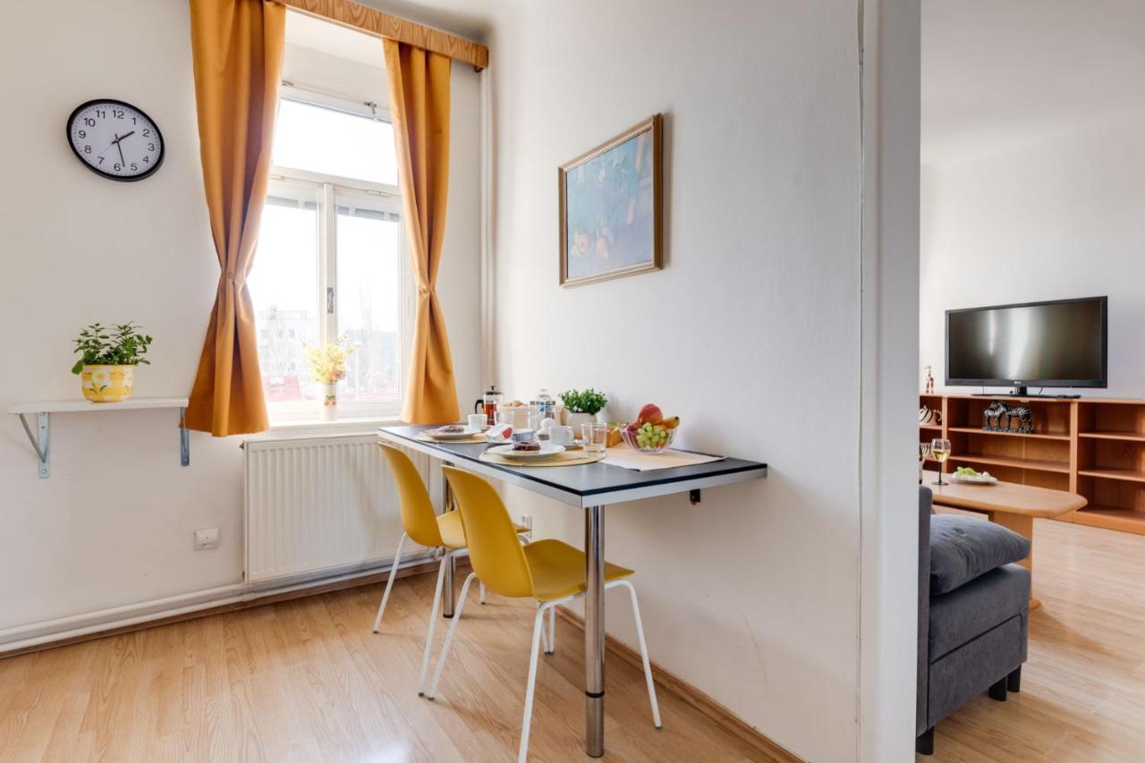 פראג Sunshine Apartment Near The City Center מראה חיצוני תמונה