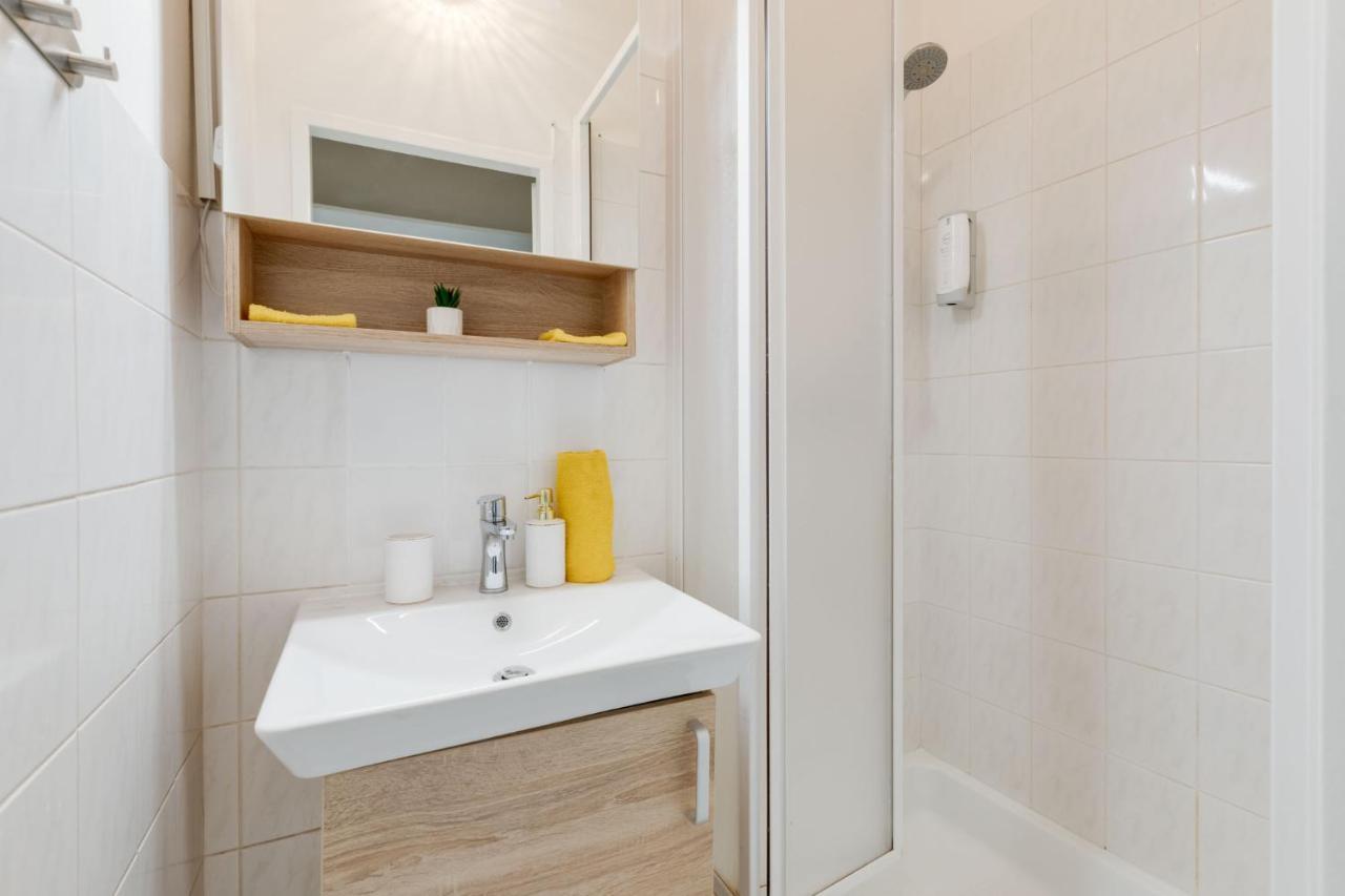 פראג Sunshine Apartment Near The City Center מראה חיצוני תמונה